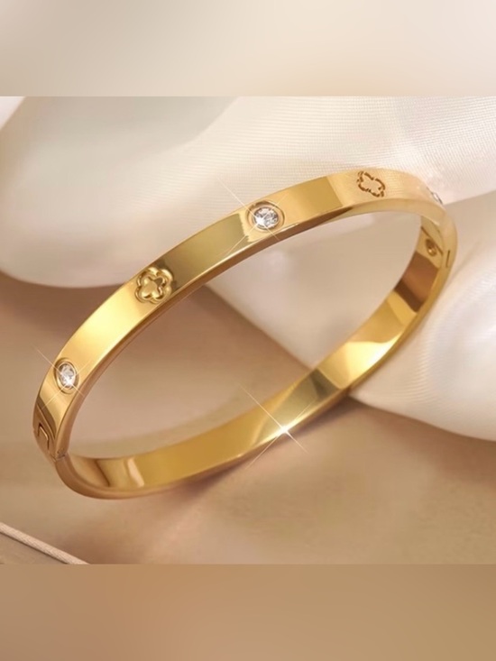 Jewelry - Stainless Steel With Cubic Zirconia Gold Four Leaf Clover Bangle Bracelet